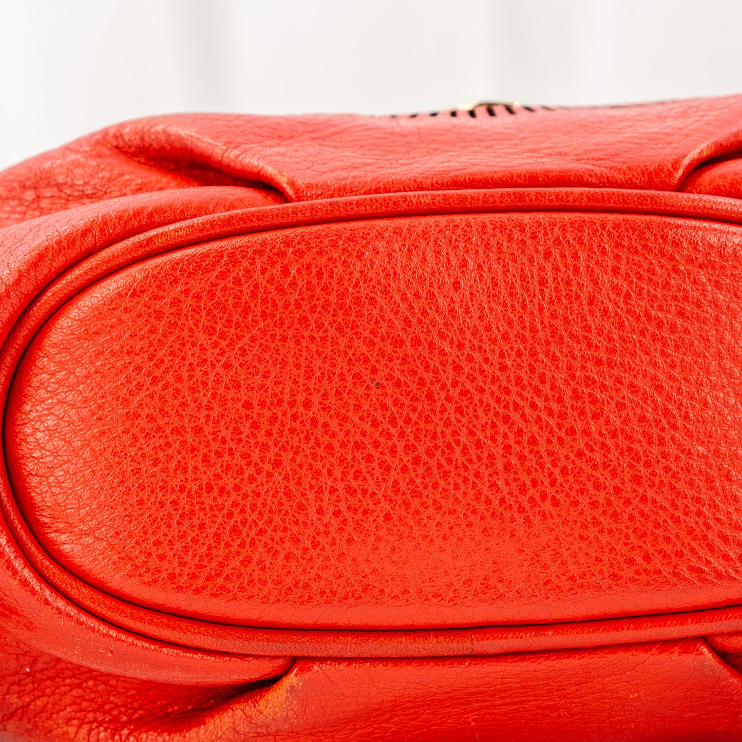 Vincis Bench | Red Leather Drawstring Bag