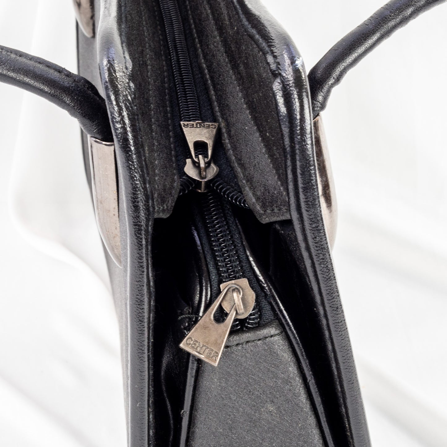 Xuefeini | Black Structured Bag