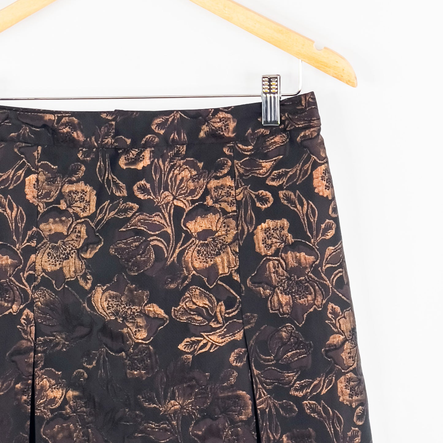 Kate Hill | Pleated Mini Skirt (4/12)