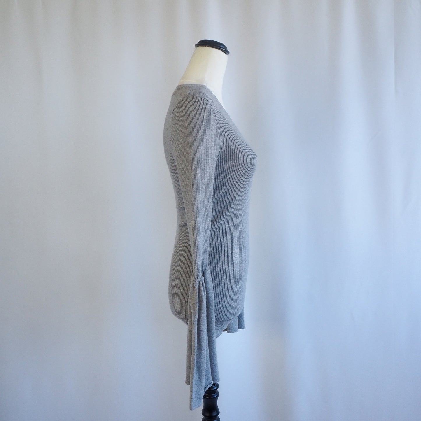 Decjuba | Ribbed Knit Long Sleeve Top (XS)