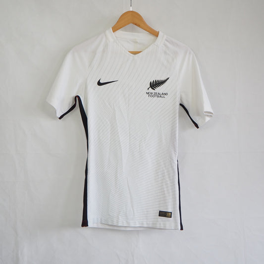 Nike | NZ Football shirt (S)