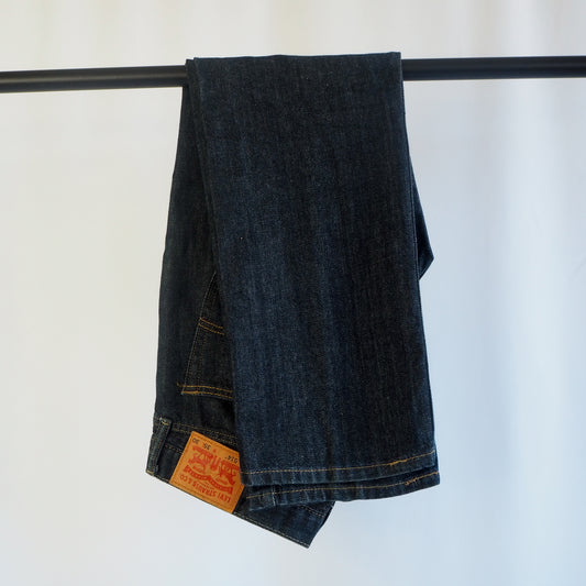 Levis | Dark Wash Straight Leg Jeans (35x30)